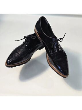Alpina Oxford Shoes Womens Size 7 Black Patent Leather Lug Sole